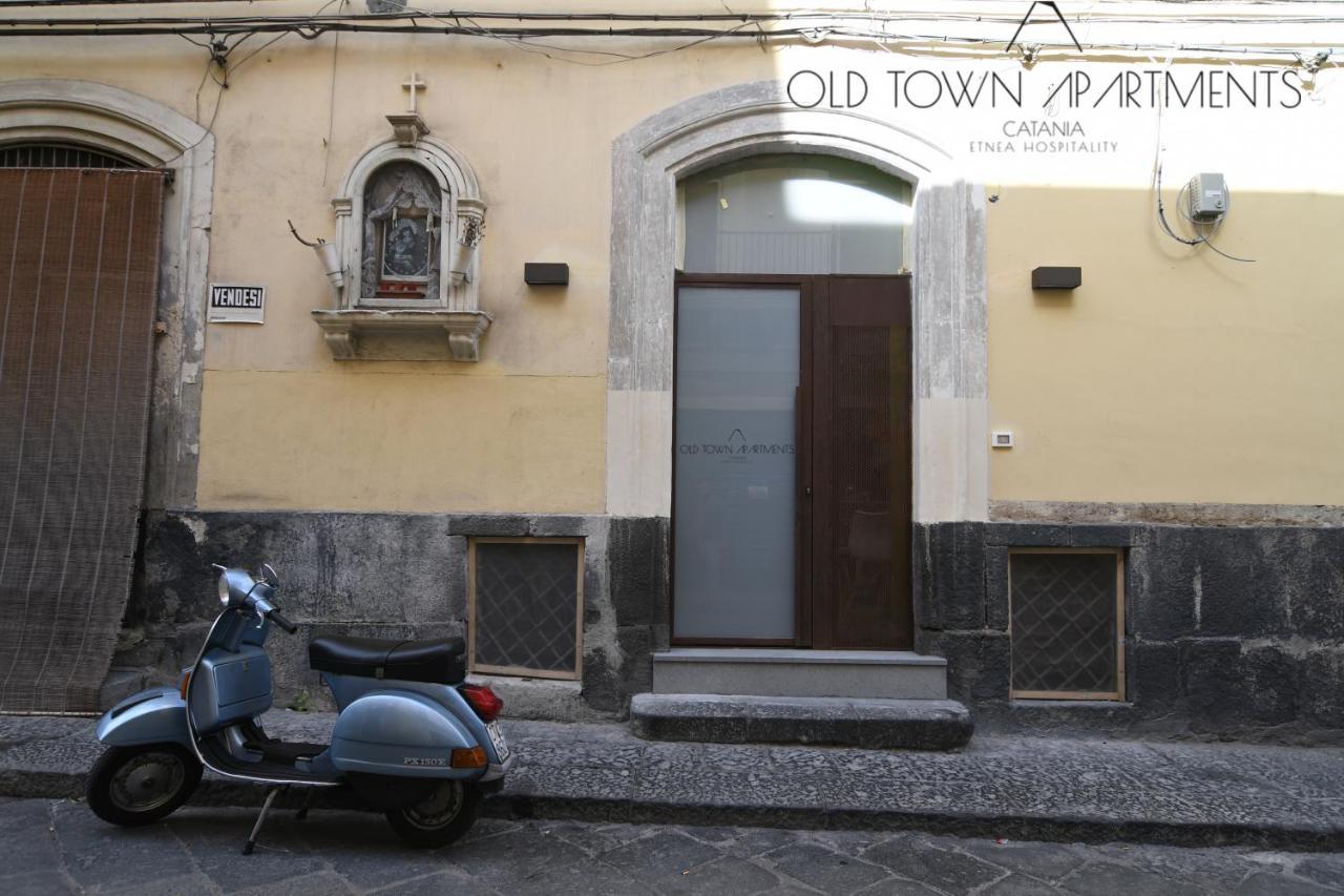 Old Town Apartments Катанія Екстер'єр фото