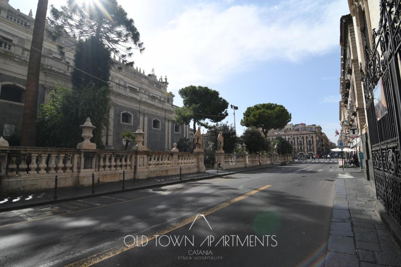 Old Town Apartments Катанія Екстер'єр фото