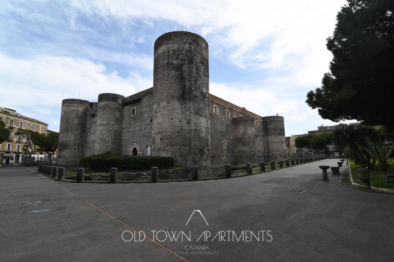 Old Town Apartments Катанія Екстер'єр фото
