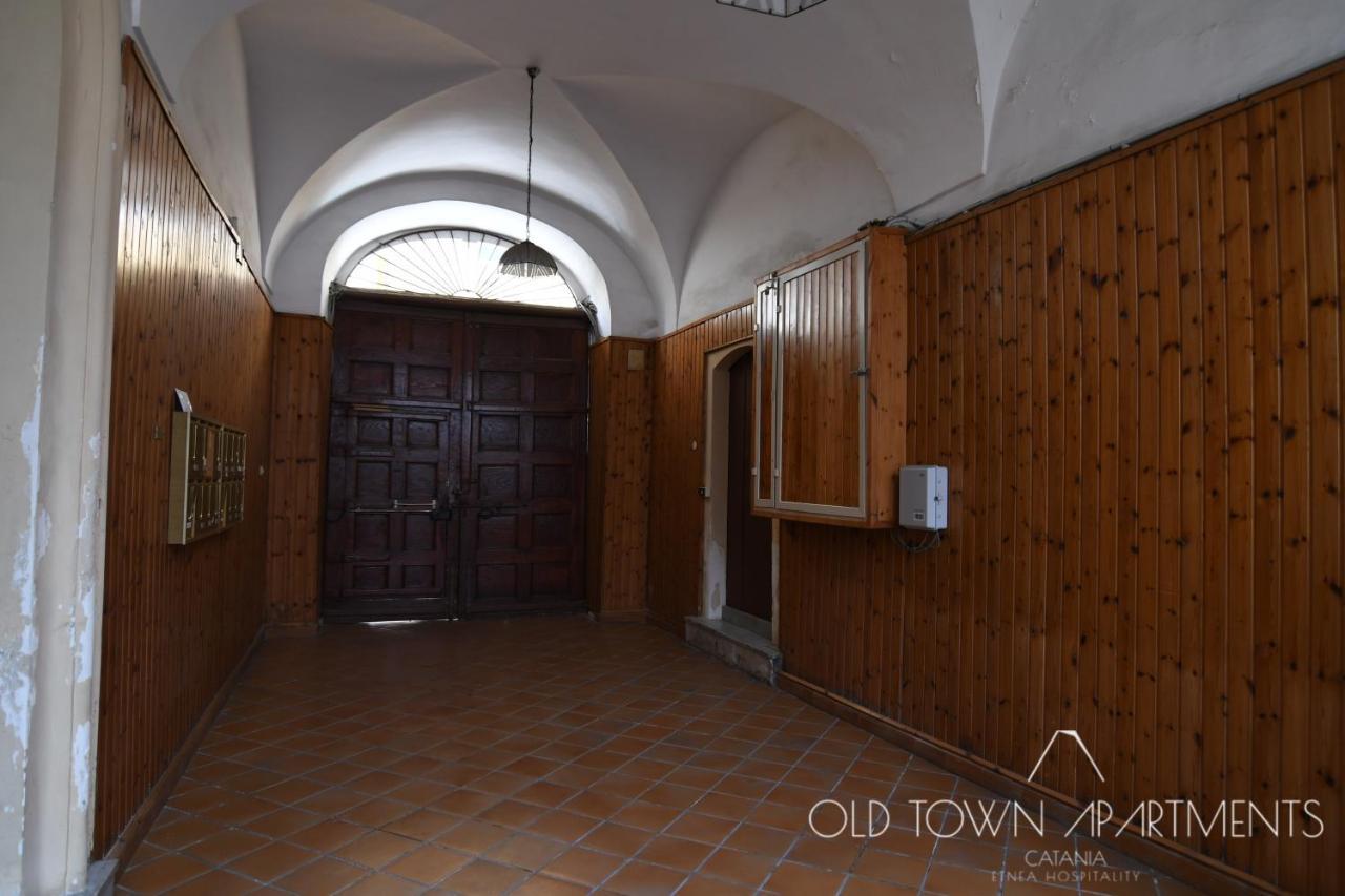 Old Town Apartments Катанія Екстер'єр фото