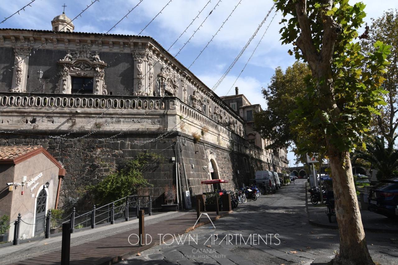 Old Town Apartments Катанія Екстер'єр фото