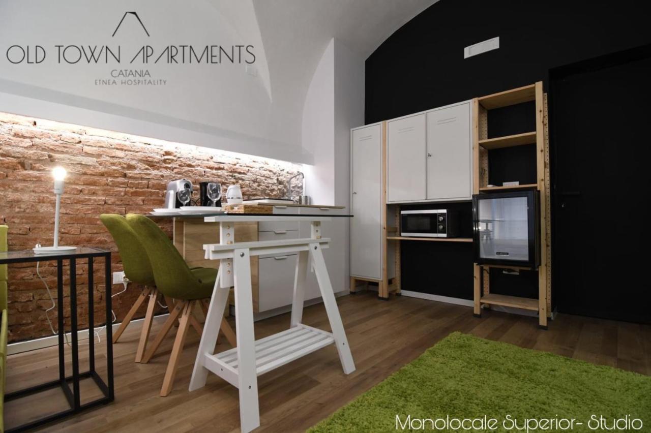 Old Town Apartments Катанія Екстер'єр фото